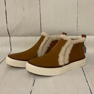 NWT Soft Leather bootie sneaker
